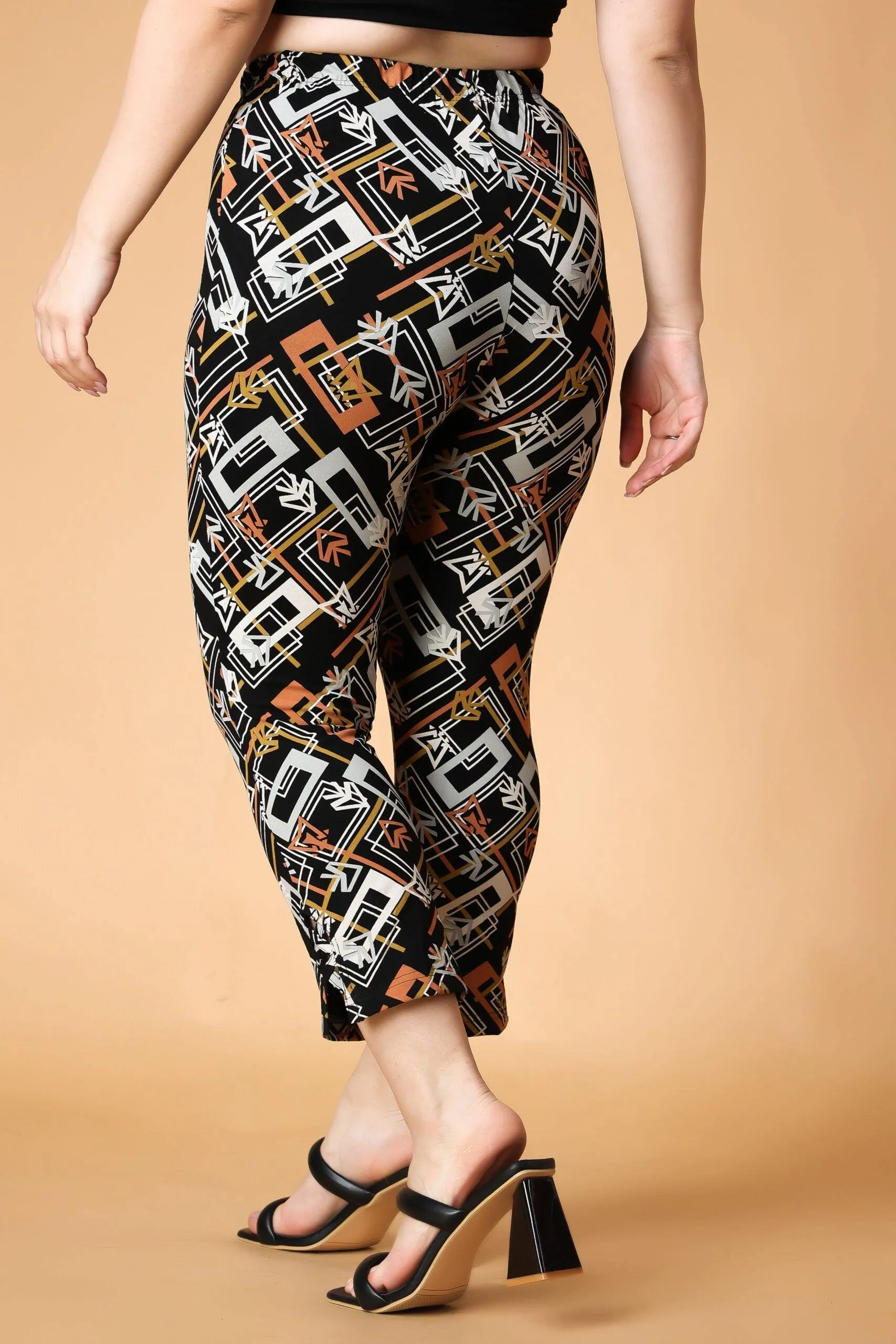 Black Abstract Printed 3/4th Leggings