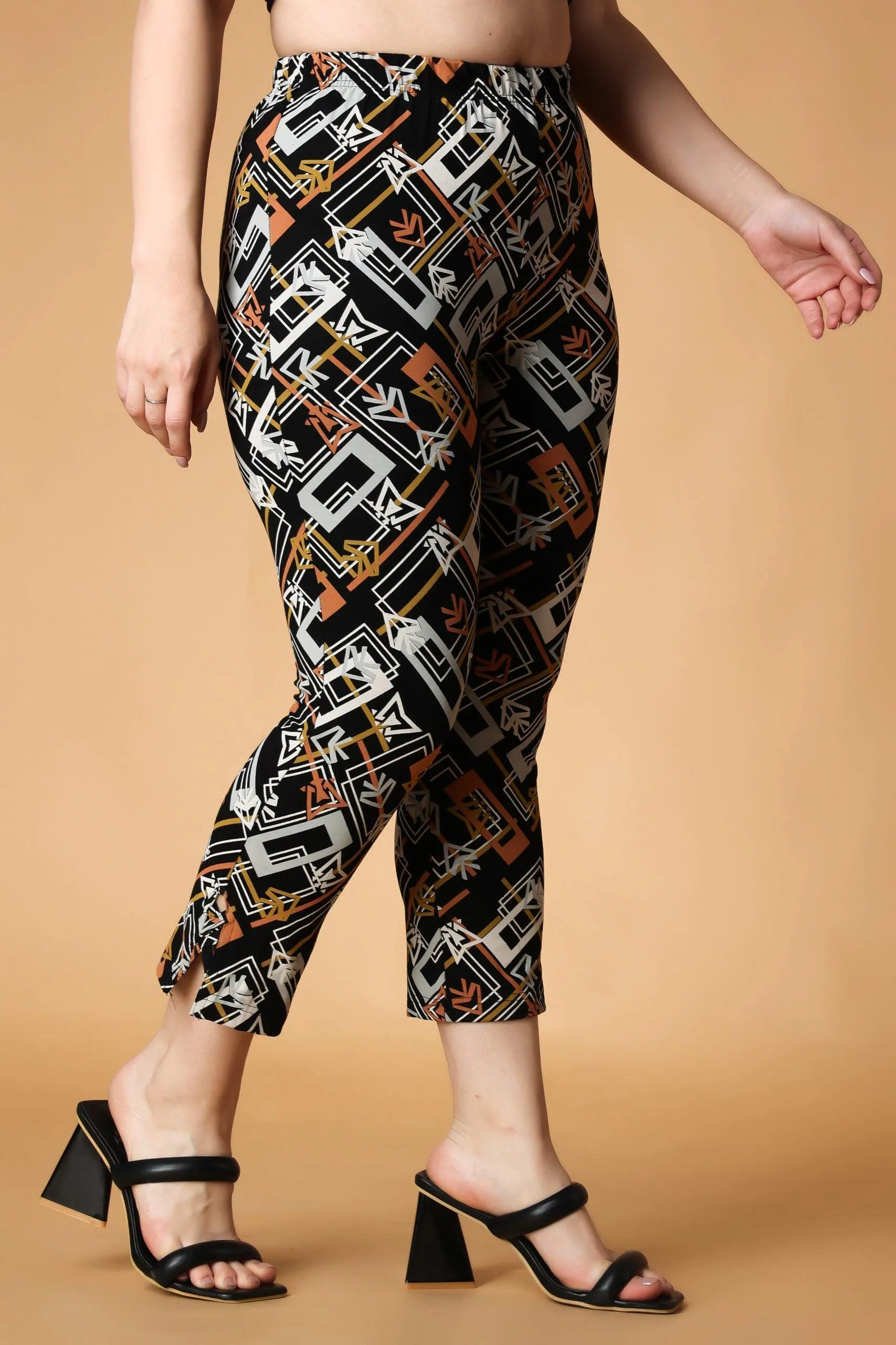 Black Abstract Printed 3/4th Leggings