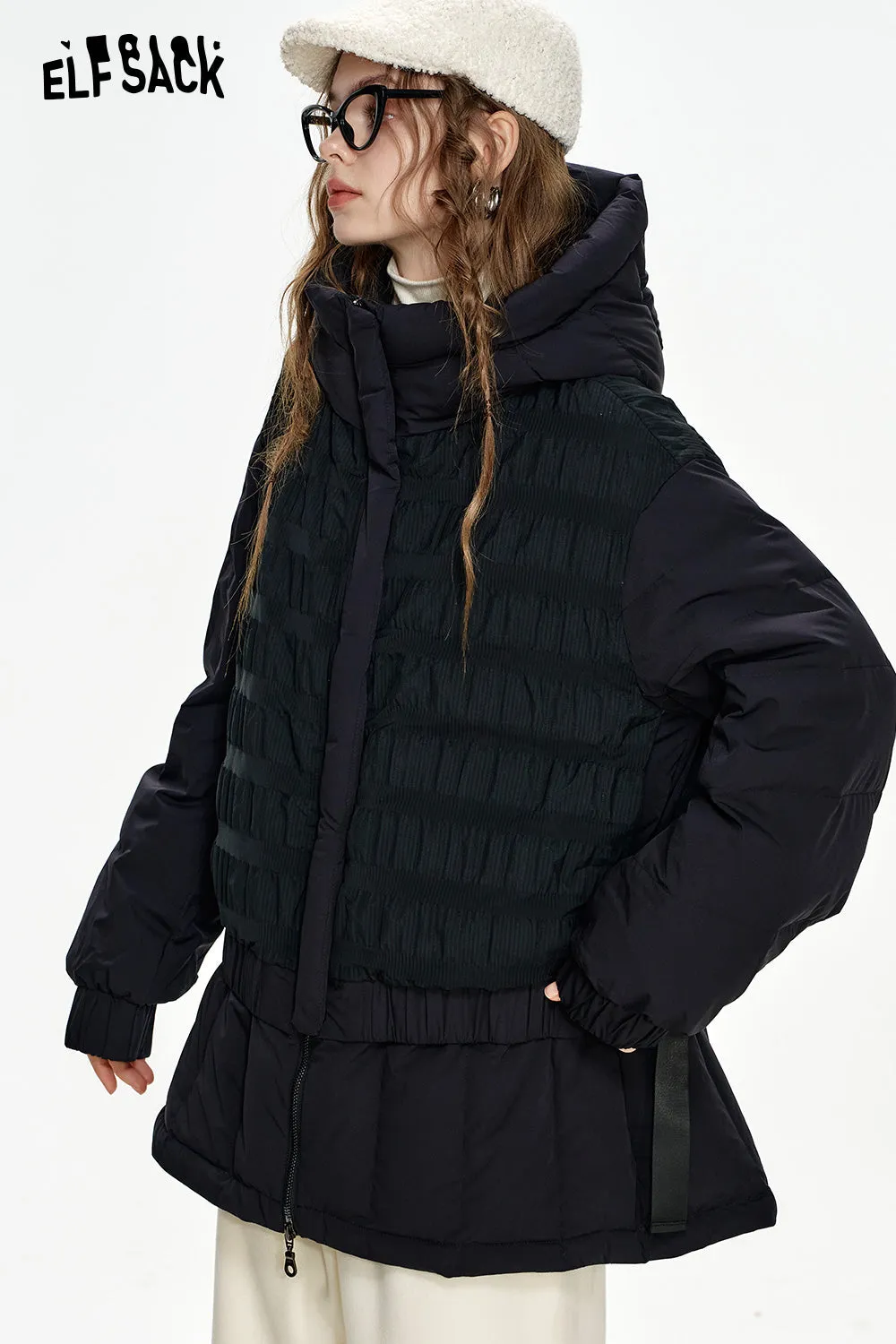 ELFSACK 2024 Winter New Arrivals Black hooded down jacket for women Pleated fabric warm and thick jacket