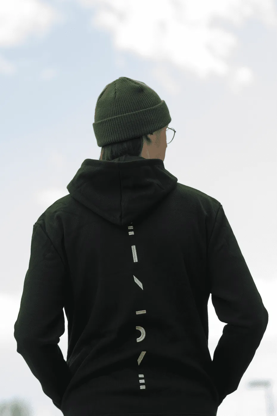 ICON BLACK ZIP-HOODIE